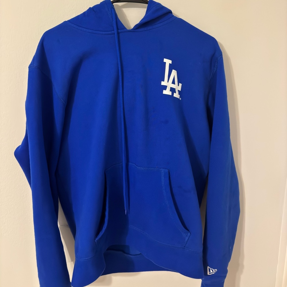 Comfortable Los Angeles Dodgers Hoodie. Very colorful designs and comes in blue!